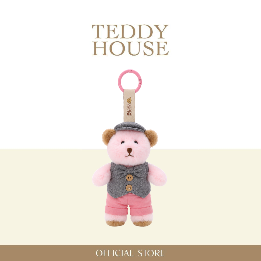 Casual Collection : Gigi Pink Keychain & Pants With Hat